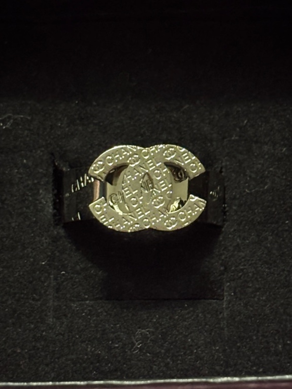 CHANEL Silver Interlocking CC Logo Ring